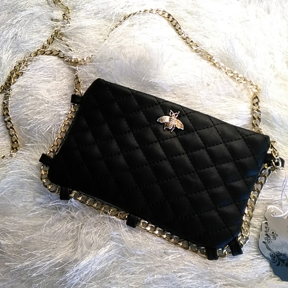 highfalutin' hippy chick Handbags - Bee Charm Quilted Cross Body
